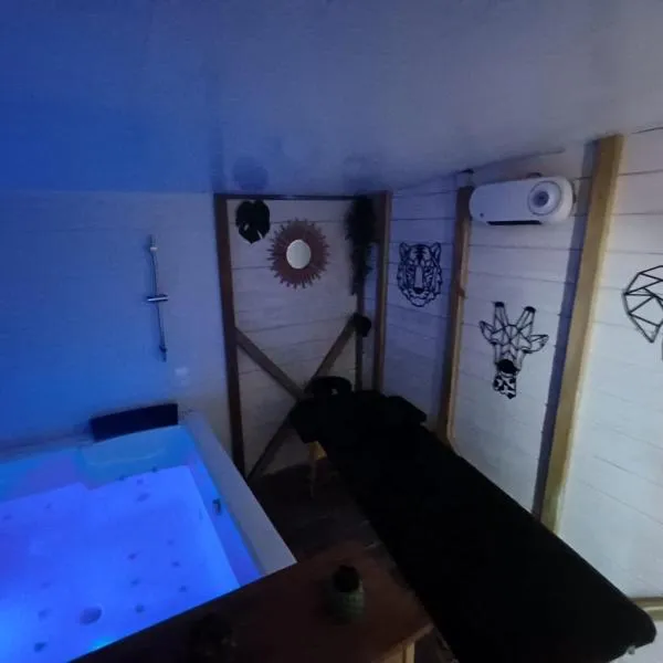 Roulotte de Camille, avec bain à remous，位于Winnezeele的酒店