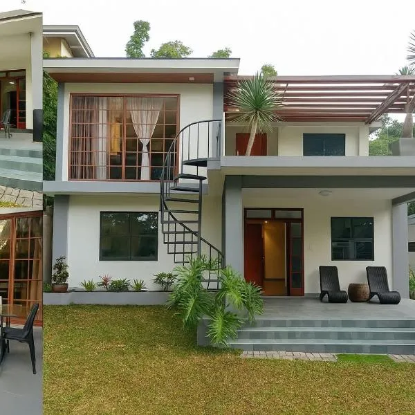 Jachim and Boaz FarmVille Staycation，位于大雅台的酒店