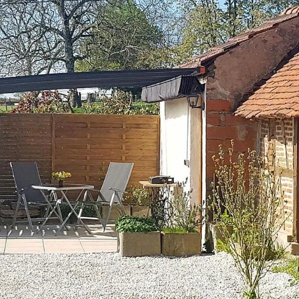 Joli studio à la ferme avec patio couvert，位于Saint-Germain-du-Bois的酒店