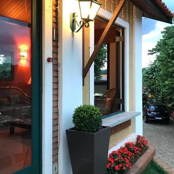 Hotel Chalés Gramado，位于阿瓜斯-迪圣巴巴拉的酒店