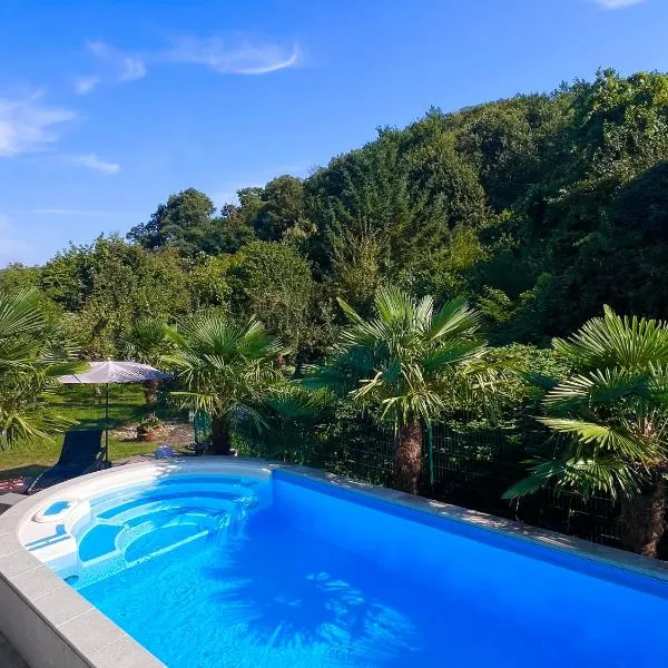 Privates Ferienhaus mit Pool & Whirlpool in Bad Dürkheim，位于巴特迪克海姆的酒店