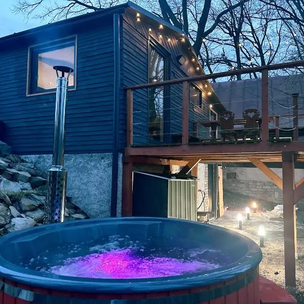 Wellness Chata Hideaway se saunou a vířivkou，位于Třebechovice pod Orebem的酒店