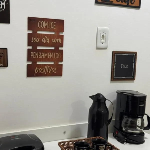 Flats Linda Vista Para o Mar，位于马卡埃的酒店