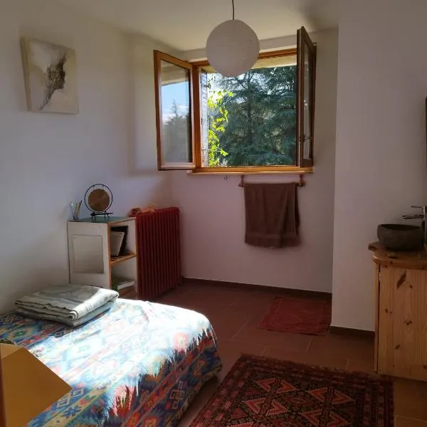 Chambre ensoleillée au calme，位于Lasalle的酒店