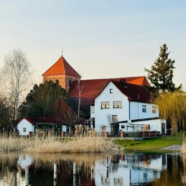 Ferienwohnung im Haus am See，位于Hohennauen的酒店