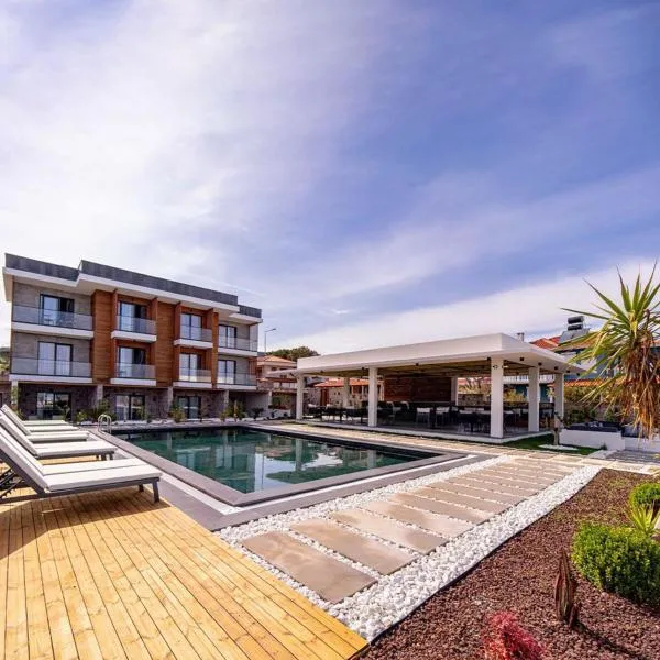 Leone Cunda Edition Otel，位于艾瓦勒克的酒店