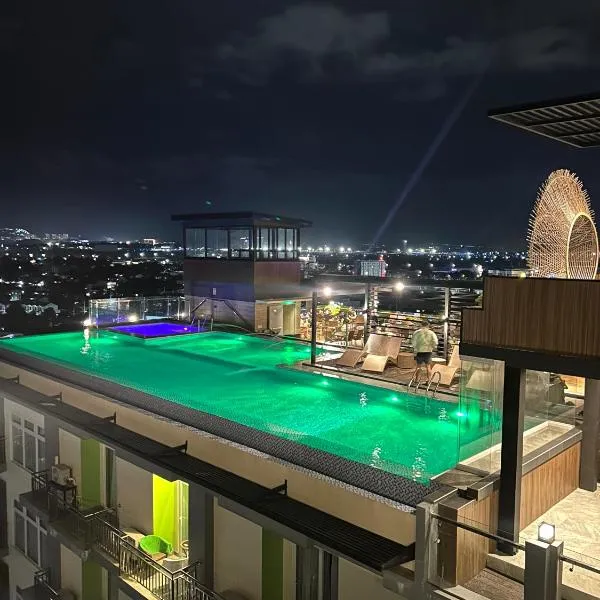 Room in La Grande Residences，位于安吉利斯的酒店