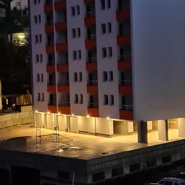 Muki Oaza Apartman，位于图兹拉的酒店