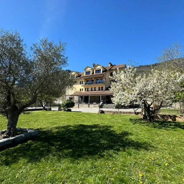 Hotel Cotiella，位于坎波的酒店