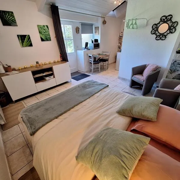 Studio 11, Draps, Linge, Wifi # Longère Bretonne#Morbihan，位于Sulniac的酒店