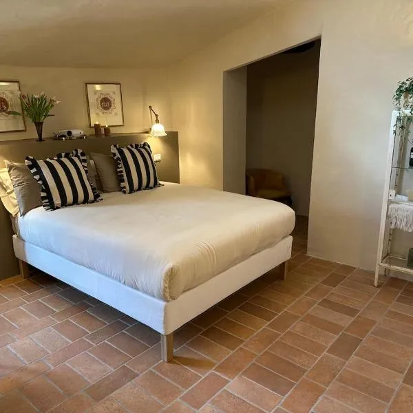 Lanternone nel Borgo - Appartamento con Vasca Idromassaggio，位于阿奎阿斯巴达的酒店