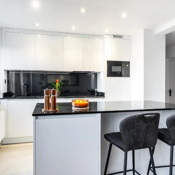 Appartement à Metz 2 chambres séparées, luxe, design, confort premium, 80 m2, parking inclus, proche gare SNCF，位于梅斯的酒店