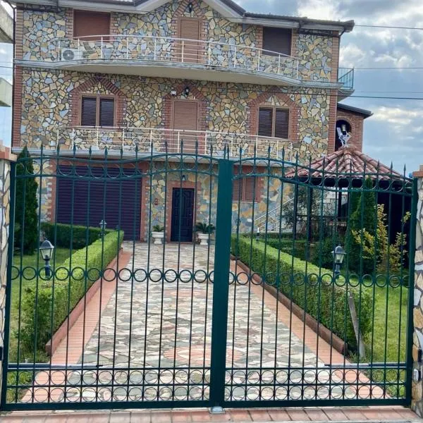 VilaHasa，位于Tërbuf的酒店