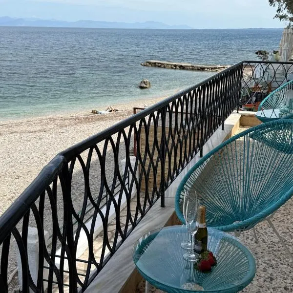 Fronte Mare Suite - Sea Front Luxury Suite With Private Beach Patio，位于贝尼蔡斯的酒店