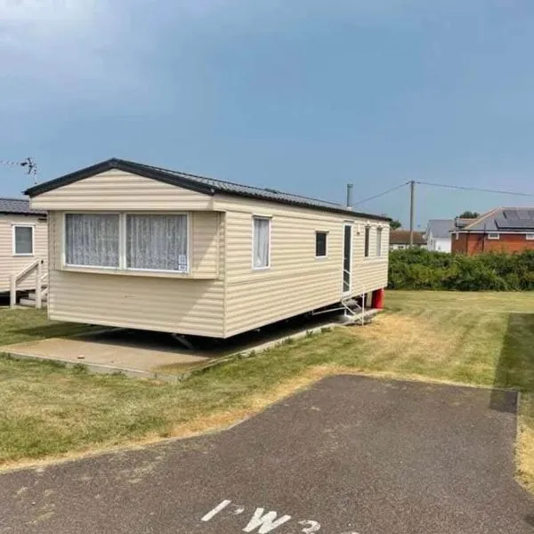 Miranda and Pauls Caravan，位于滨海莱斯当的酒店