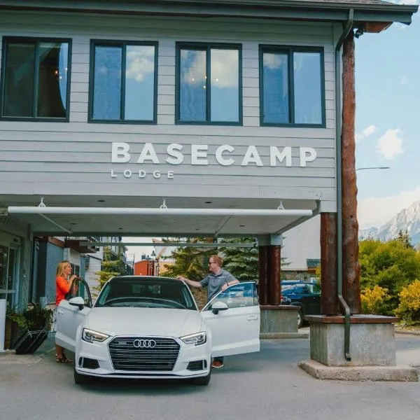 Basecamp Lodge Canmore，位于坎莫尔的酒店