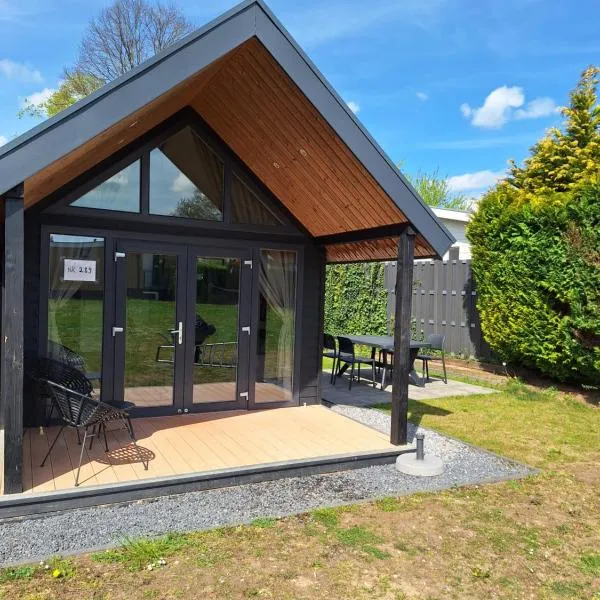 Woodlonge Tinyhouse，位于Lathum的酒店