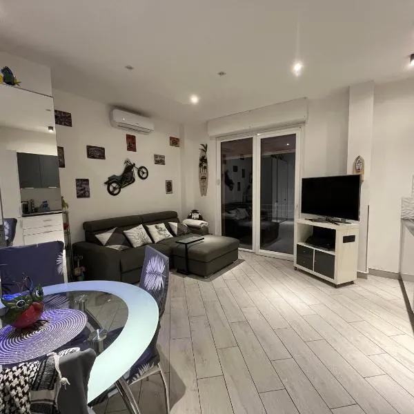 Casa di Amos con parcheggio privato，位于拉帕洛的酒店