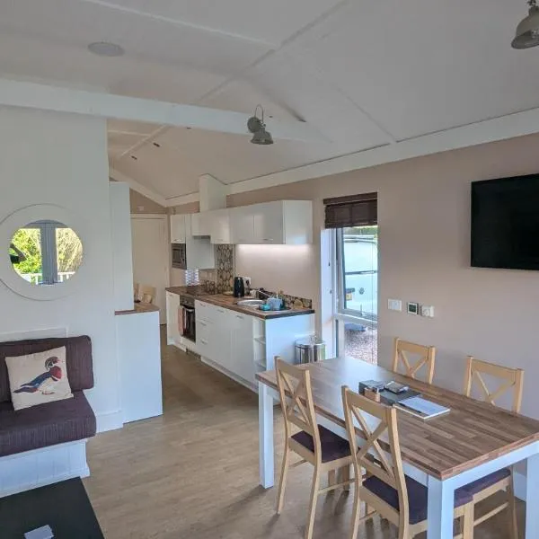 The Dochart Lodge with hot tub Braidhaugh Crieff，位于克里夫的酒店