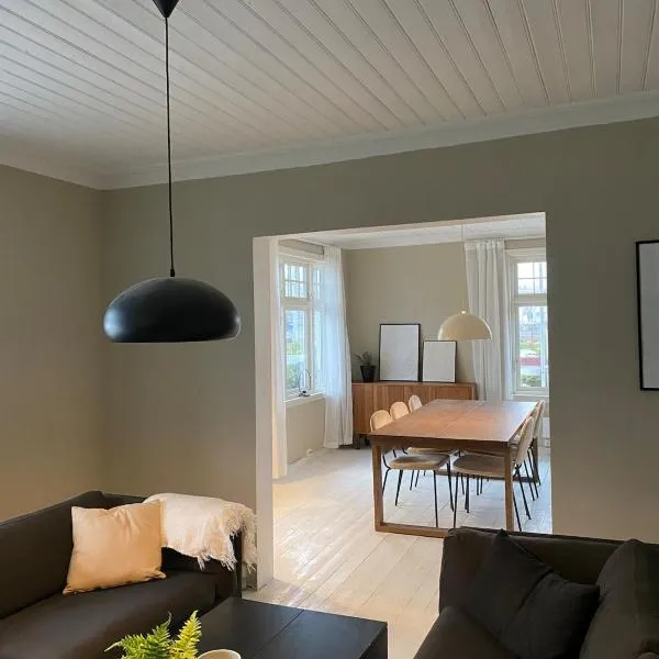 Centrally located 5-room detached house，位于海宁格松的酒店