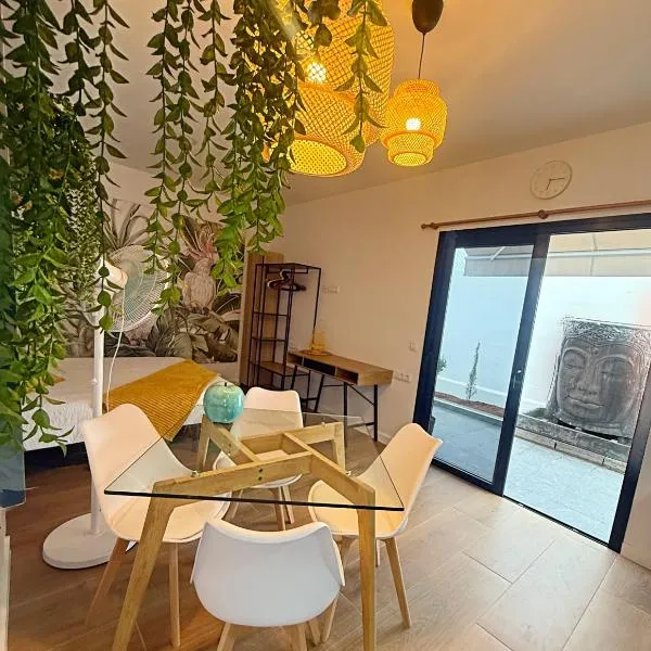 Apartamento muy cerca de playas ocio y restauración en Candelaria Tenerife，位于坎德拉里亚的酒店