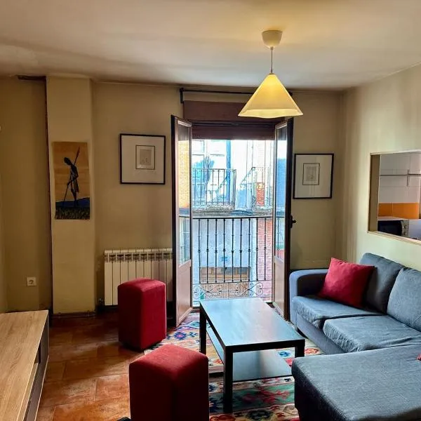 Casa acogedora en el centro histórico de Cuéllar，位于库埃利亚尔的酒店