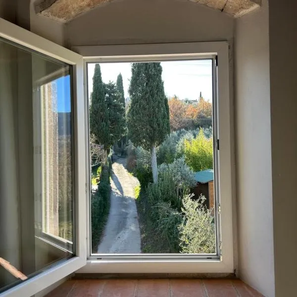 matana b&b，位于卡尔米尼亚诺的酒店