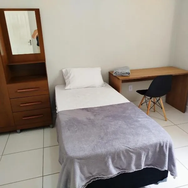 Refúgio Hostel Unidade 2，位于巴乌鲁的酒店