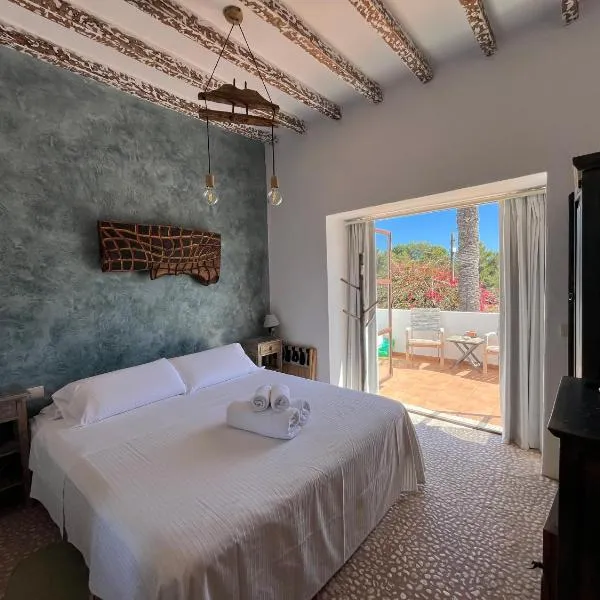 Boutique Hostal La Curandera de Salinas，位于伊维萨镇的酒店