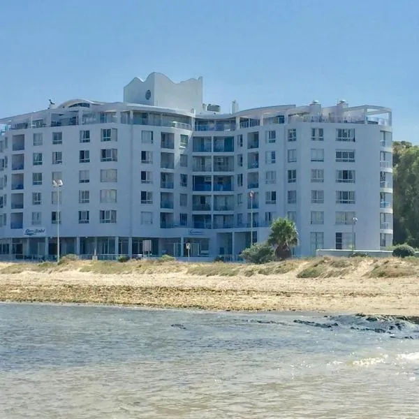 False Bay Inn，位于斯特兰德的酒店