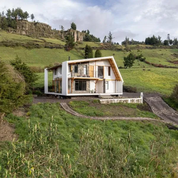 Salinas Luxury Home in the Mountains，位于瓜兰达的酒店