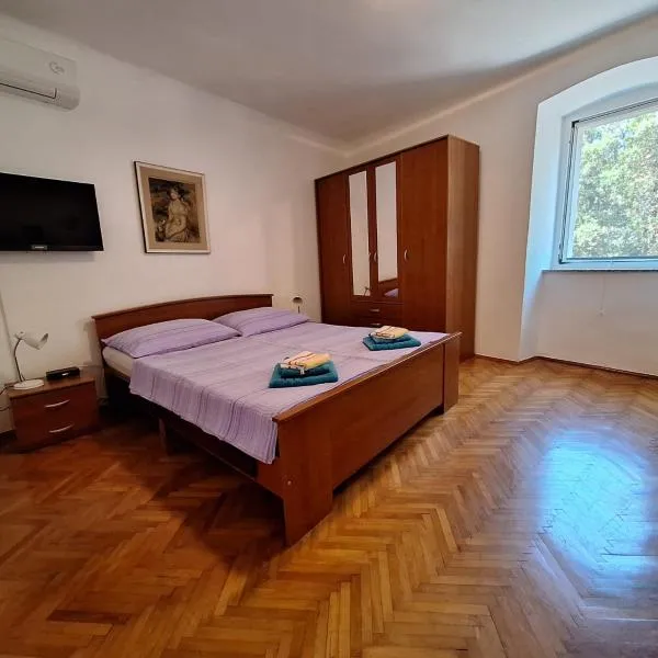 Apartment Fleger Obala，位于普纳特的酒店