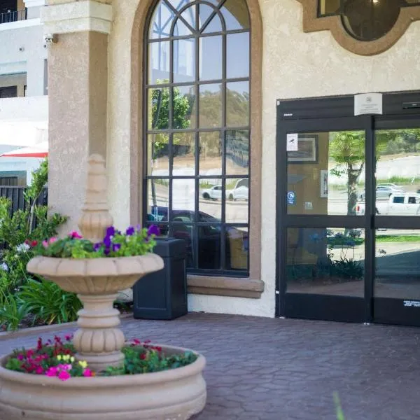 Quality Inn & Suites Camarillo-Oxnard，位于卡马里奥的酒店
