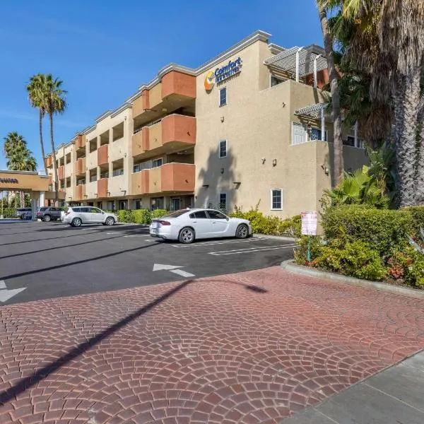 Comfort Inn & Suites Huntington Beach，位于亨廷顿海滩的酒店