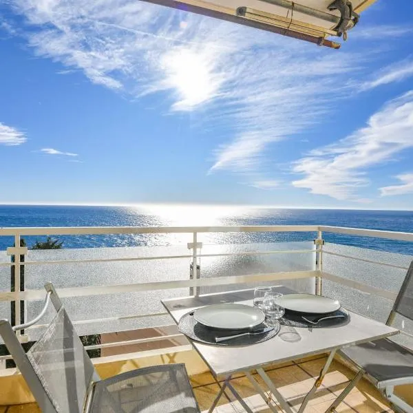 Appart vue mer splendide et plage proche de Monaco，位于卡普戴尔的酒店