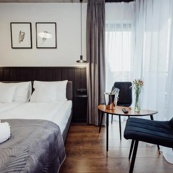 Nourt Rooms & Kitchen，位于卡尔帕奇的酒店