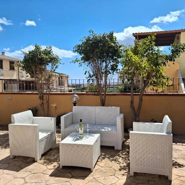 La Caletta Vista mare giardino，位于拉卡勒塔的酒店