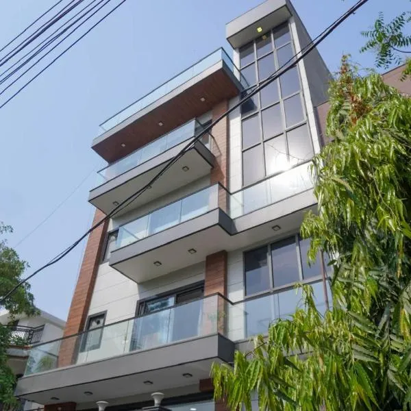 Staybia Hotel and Service Apartments, Sector-27, Noida，位于诺伊达的酒店