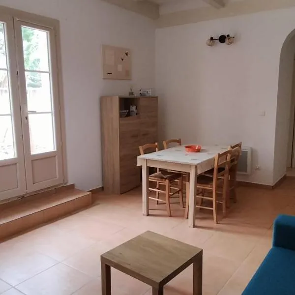 Gîte Les 2 oliviers，位于Canet的酒店