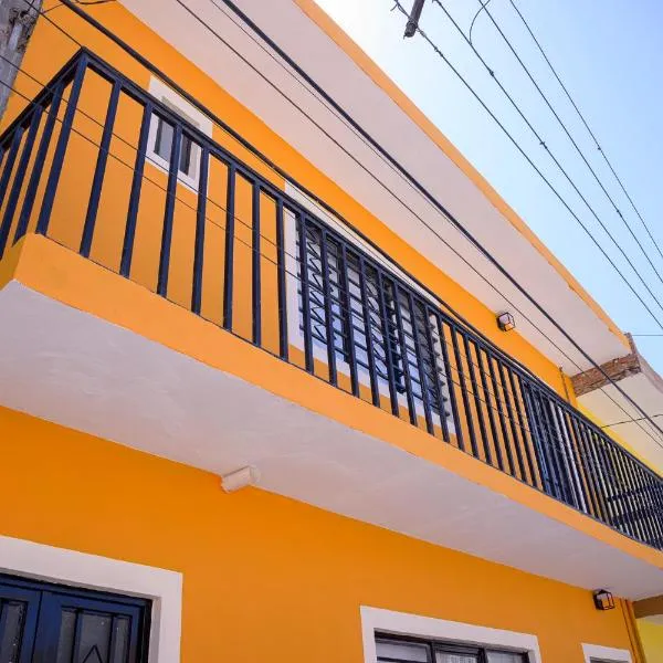 A 90m de Feria, Céntrico y Acogedor - Departamento A220-2，位于阿瓜斯卡连特斯的酒店