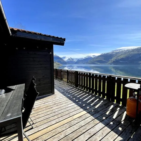 Stryn - Faleide - Cabin Fjord view，位于史特林的酒店