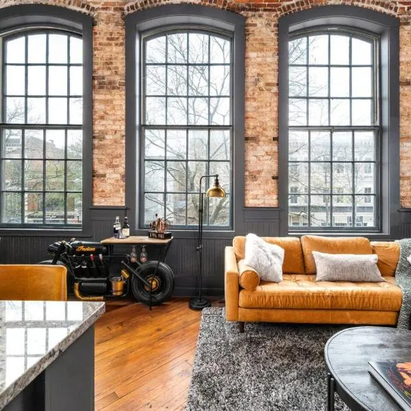 547 Cherry Loft 201 - The Rookery - Luxe Property，位于梅肯的酒店