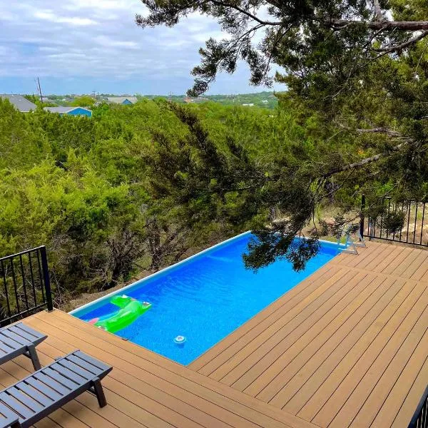 The Outlook - Spa and deck views of Hill Country，位于德里平斯普林斯的酒店