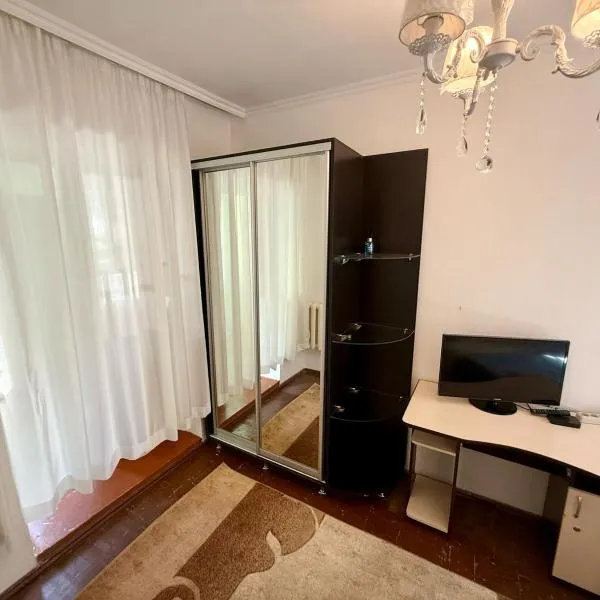 Одноместный номер на ключ в хостеле Single Hostel Room，位于基希讷乌的酒店