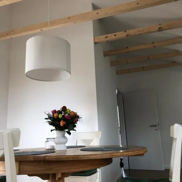 Große FeWo mit 2 Schlafzimmern in Körbecke，位于默讷塞的酒店