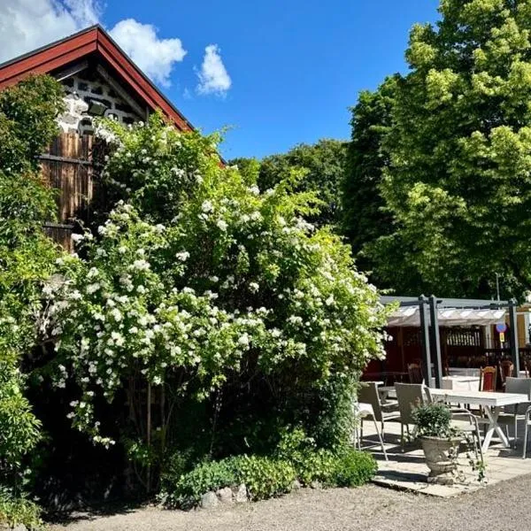 Vandrarhem Labbyt，位于Lövstabruk的酒店