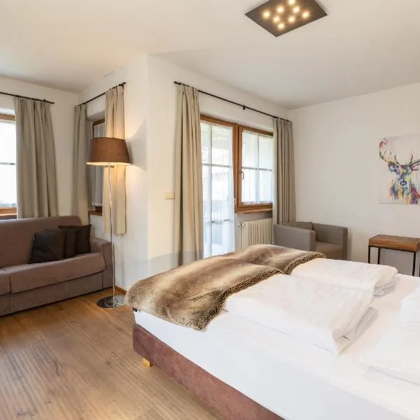 Der Unterwirt Guesthouse - Pool & JRE Restaurant，位于丘萨的酒店