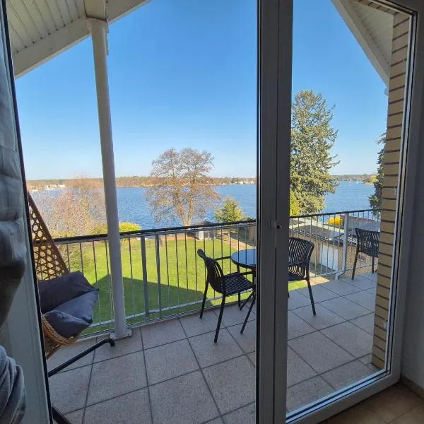 Monteurzimmer 2 Mit Seeblick，位于措伊滕的酒店