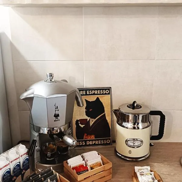 Coffee&Tea House Casetta Tipica a 5min dal centro storico，位于拉奎拉的酒店