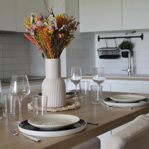 Logement lumineux près de la mer et de la ville，位于Cournonsec的酒店